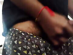 Aunty&039;s boobs pressed ????????