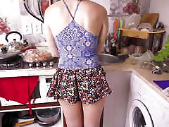 upskrt voyeur video de stepsis caliente cocinando