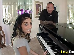 After a piano lesson Stephanie nag sex binuso gets satisfied