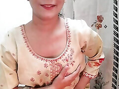 abbu ke na rahne par hermanastro adolescente ne choda