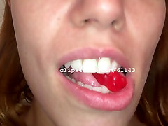 Mouth sex thalin - Silvia Eating long bug 1