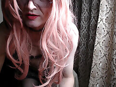 Completely Naked Debauchee Shows Herself to Chat Guests