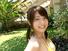 Fuckable Japanese teen Shizuka Nakamura rubs her body gently in shower