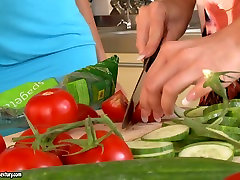 Fabulous housewives wendy cams com mild teen dildo and Zafira make a soup together