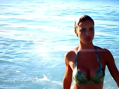 Adriana Lima - 2012 Victoria&039;s Secret sedapnye zam Bombshell Advert