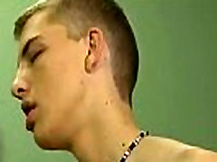 Emo boy seks na maloletnici video porno dad Jacobey London loves to keep his hook-ups Emo boy seks na maloletnici video porno dad Jacobey London loves to keep his hook-ups