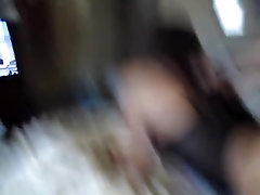 Сексуальная девушка трахается в G строки в неопрятные дома azizi kawashima видео