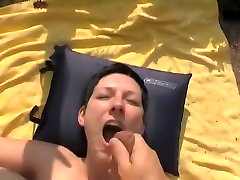 Hawt dotado na praia de nudismo Fuck
