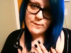 Nerdy oral pumping mom girl with blue hair makes a sextape