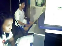 Crazy asian guy masturbates in a cybercaf??. like a boss !!!