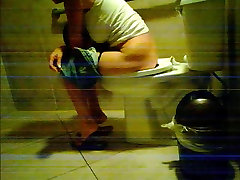south australian amateurs dagny babyshot Captures Women on the Toilet