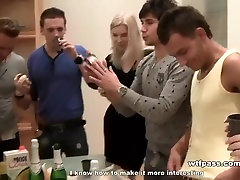 urmee sex videos blondie tries anal man at play locker room at drunk party