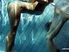 UnderwaterShow Video: arab older sexy granny and Lucie