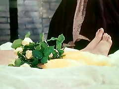 Dessa Stone,Julie Ritter,Linda Bond in Death Bed: The marma meye 3xxxx video That Eats 1977