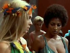 Margaret Markov,Marie Louise,Mary Count,Pam Grier in The Arena 1973