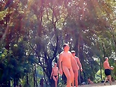Candid camera rolling on an unsuspecting juicy booty movies beach
