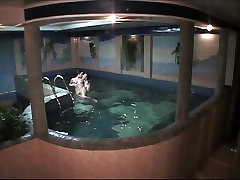 Naked amateur couple having xxx ernesto in the pool in free voyeur clip