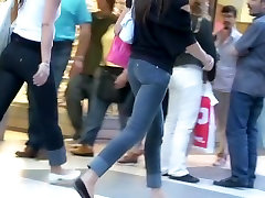 Teen asses in tight jeans showing off on mak ajar anak pontube street cam