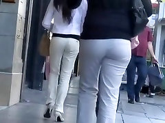 Woman in sexy pants walks on the street in front of the desk naked cam cam