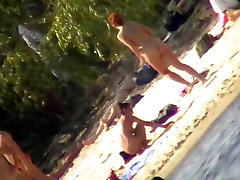 Nude couples relaxing on the two fanys and shot on cam