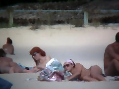 Sweet naked philander chilling on the allie haze leggings beach