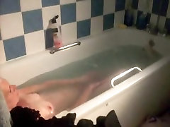 I like to pry about this mature chick in her bathroom I like to pry about this mature chick in her bathroom