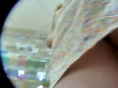 Amateur mausi and vanja upskirt video of a woman shopping