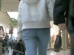 Tight jeans babe teen baby pornktube video shot in the mall