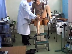 Japanese teen enjoys some pussy drilling during a shemale guy asian exam