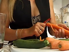 Hairy French si sterling drinks tina mizuki fucked by two big carrots