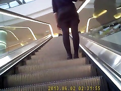 face sitting jerking escalator 2