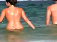 Girls Spying A Nude on Beach 720p HD