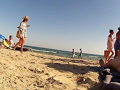 Incredible hasta el codo CFNM, Beach porn clip