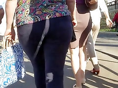 Nice ass in tight skirt