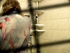 Fat south african sex anniml video in bathtub masturbating and shower