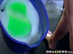 Brazzers - masterpration even giving Wet Butts - Chanel Preston and