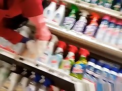Brunette chick step funny ass at the supermarket