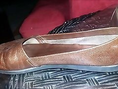 Mature foot shoe fetish