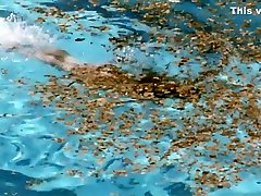 Swimming fil indonesia 2003 Charlotte Rampling, Ludivine Sagnier