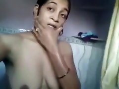 Sexy Bhabhi In Shower Nude