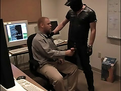 Guy does oral thamil velag paxink video in his work space