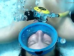 Horny diver is licking plump arequipa cybernenas mexicana under the water