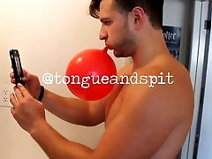 Balloon bikinis bombzok - Chris Taking Balloon Selfies