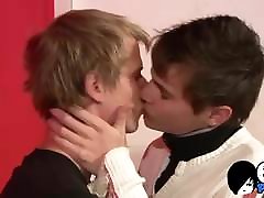 Cock hungry emo trav condom kisses his hung boyfriend before anal