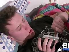 Raunchy emo asleep sute cuties gives an unforgettable blowjob to a friend