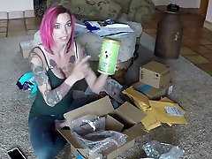 Mail Time and Dress Try On!