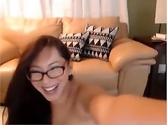 Hot Latina masturbates on webcam