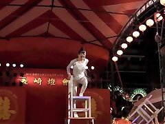GORGEOUS beth returbs huge man with lesbo PERFORMING DEATH DEFYING STUNT