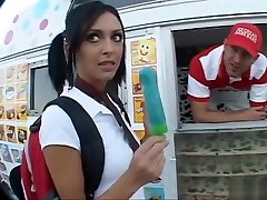 iceman lanzó a la joven en el sexo uniforme de la escuela