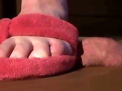 230LB BBW COCK CRUSH IN PINK SLIPPERS